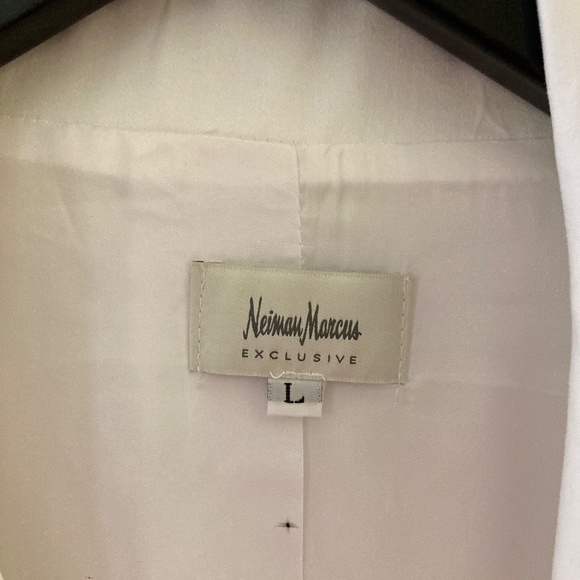 Neiman Marcus Exclusive Bright White Trench Coat/Tie Belt/Style 10276/Large/NWT! - Picture 5 of 6